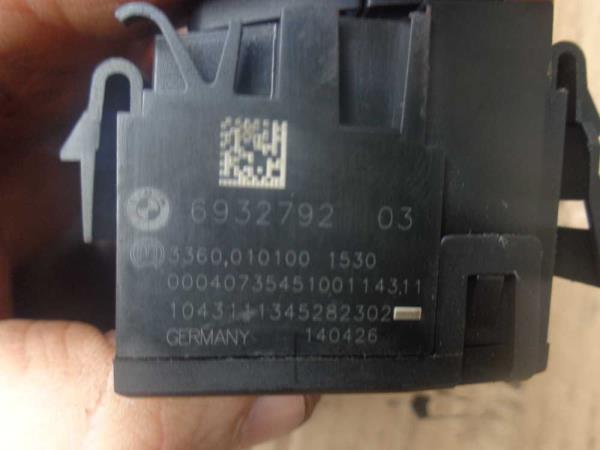 COMMODO BMW SERIE 1 E81/E87 / SERIE 3 E90/E91 / X1 E84 - Vue 3